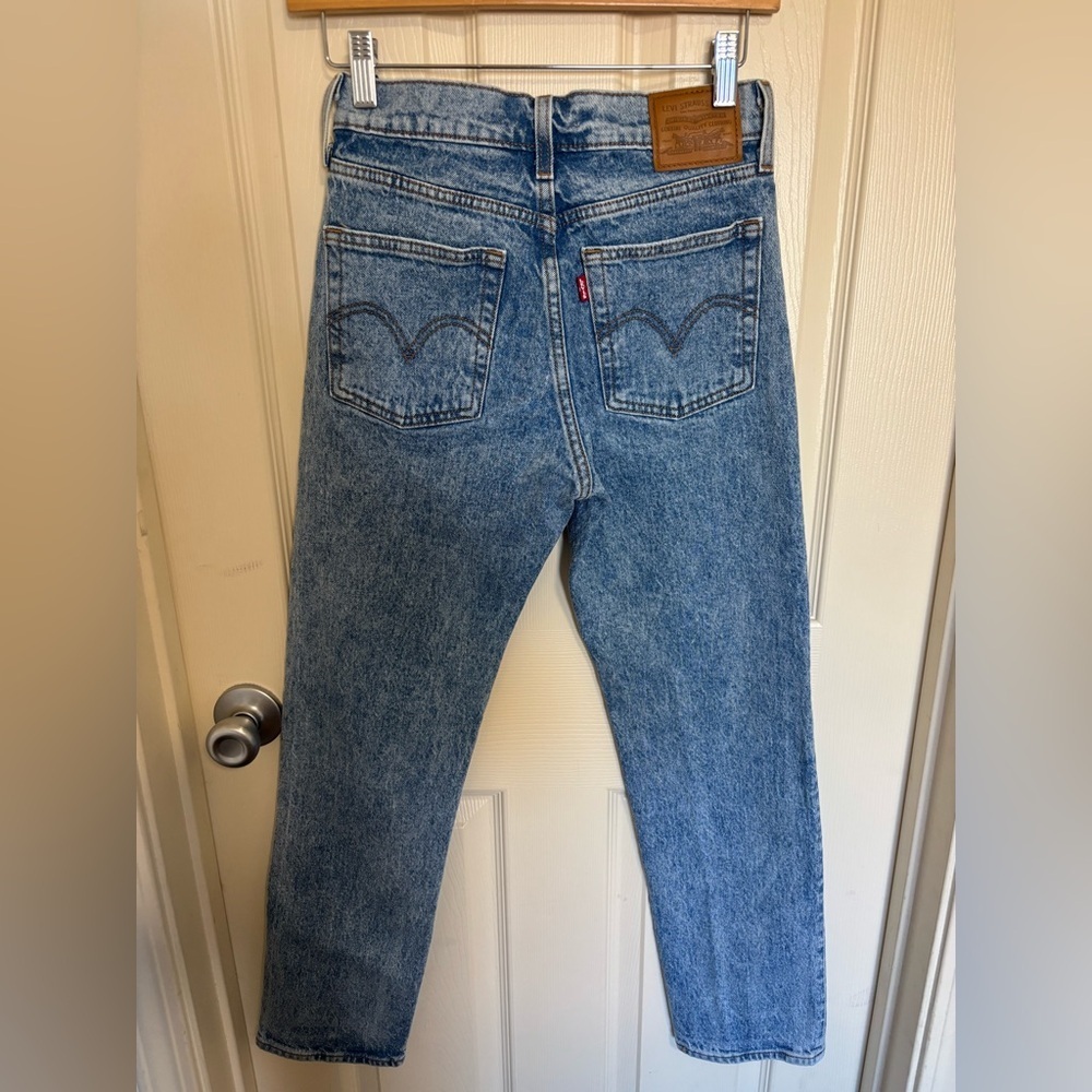 Levi’s Wedgie Straight Jeans — High Rise Button Fly — Size 25 summer fall - Picture 5 of 6